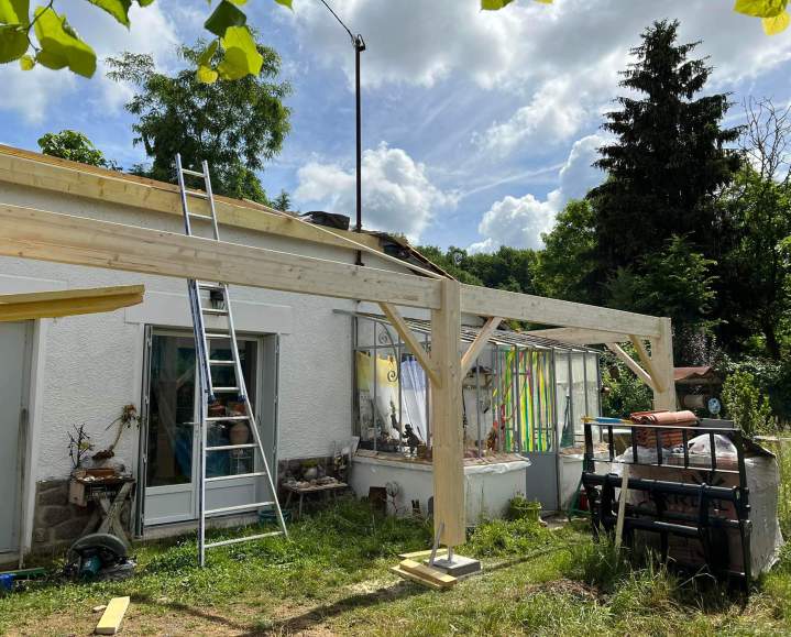Charpentier professionnel à votre service à Terres-de-Haute-Charente